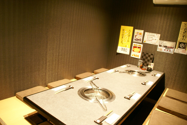 8名様でも広々使える堀りごたつ式お席